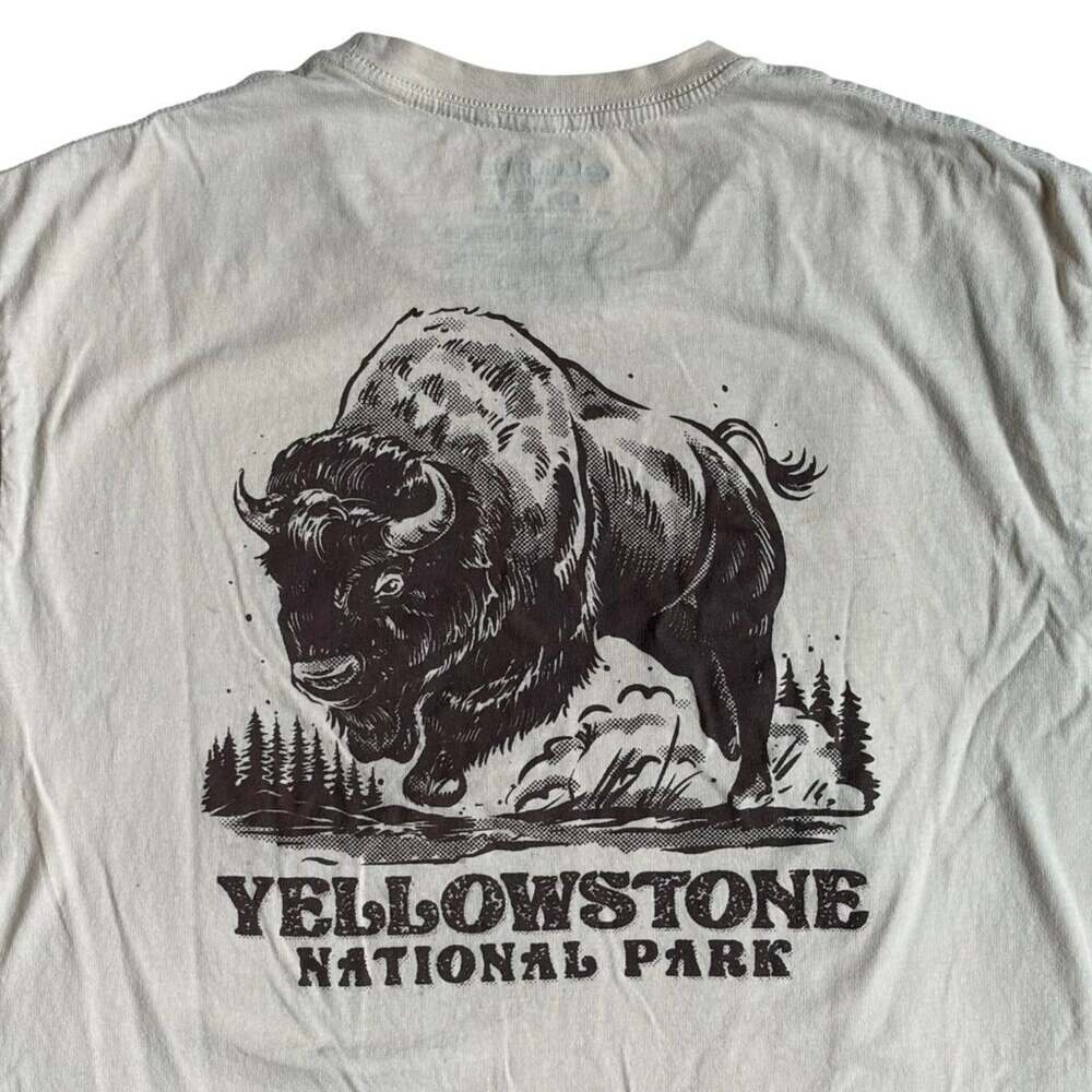 Columbia Yellowstone National Park Tan Bison T-Shirt - Size XL
